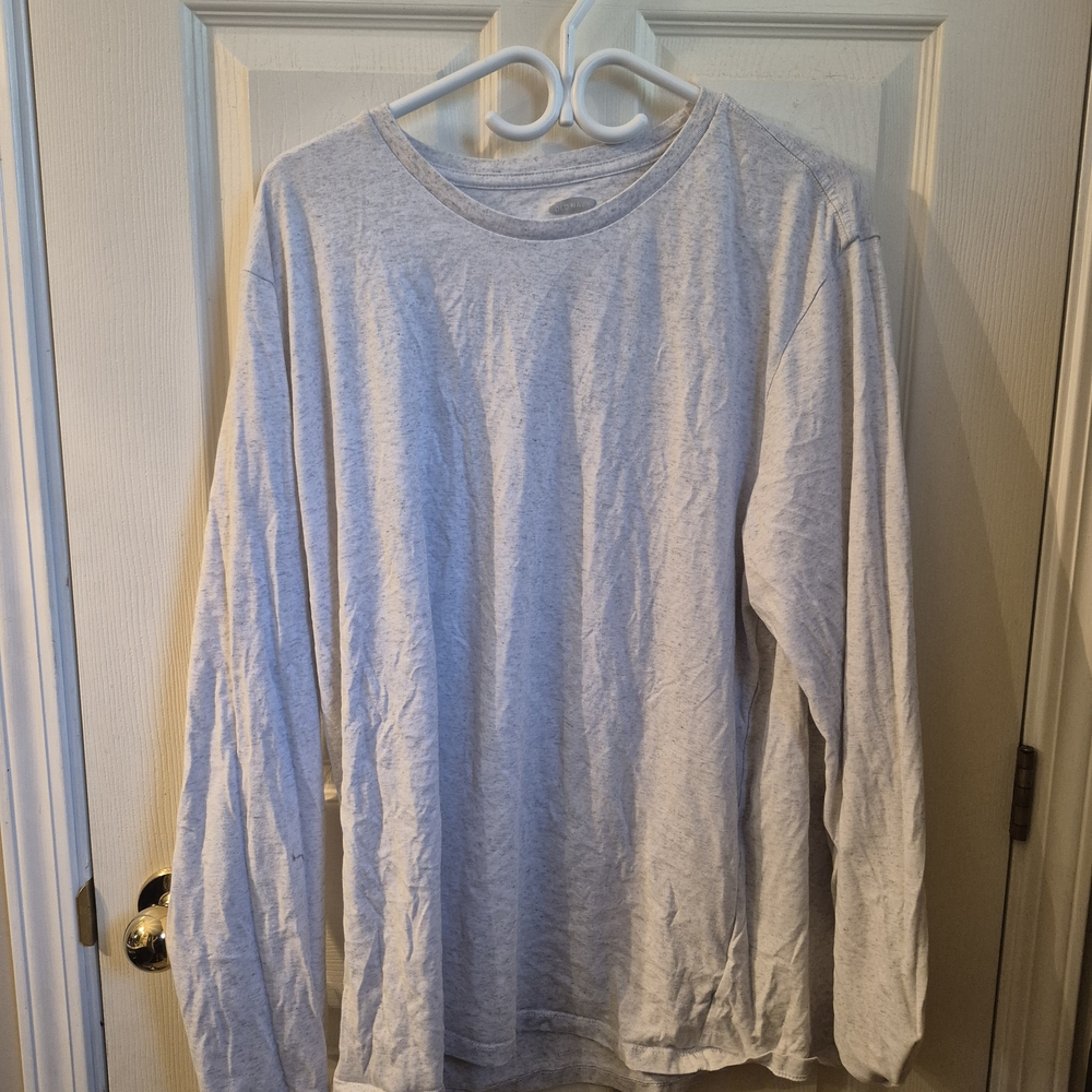 Old Navy Light Gray Long Sleeve Tee